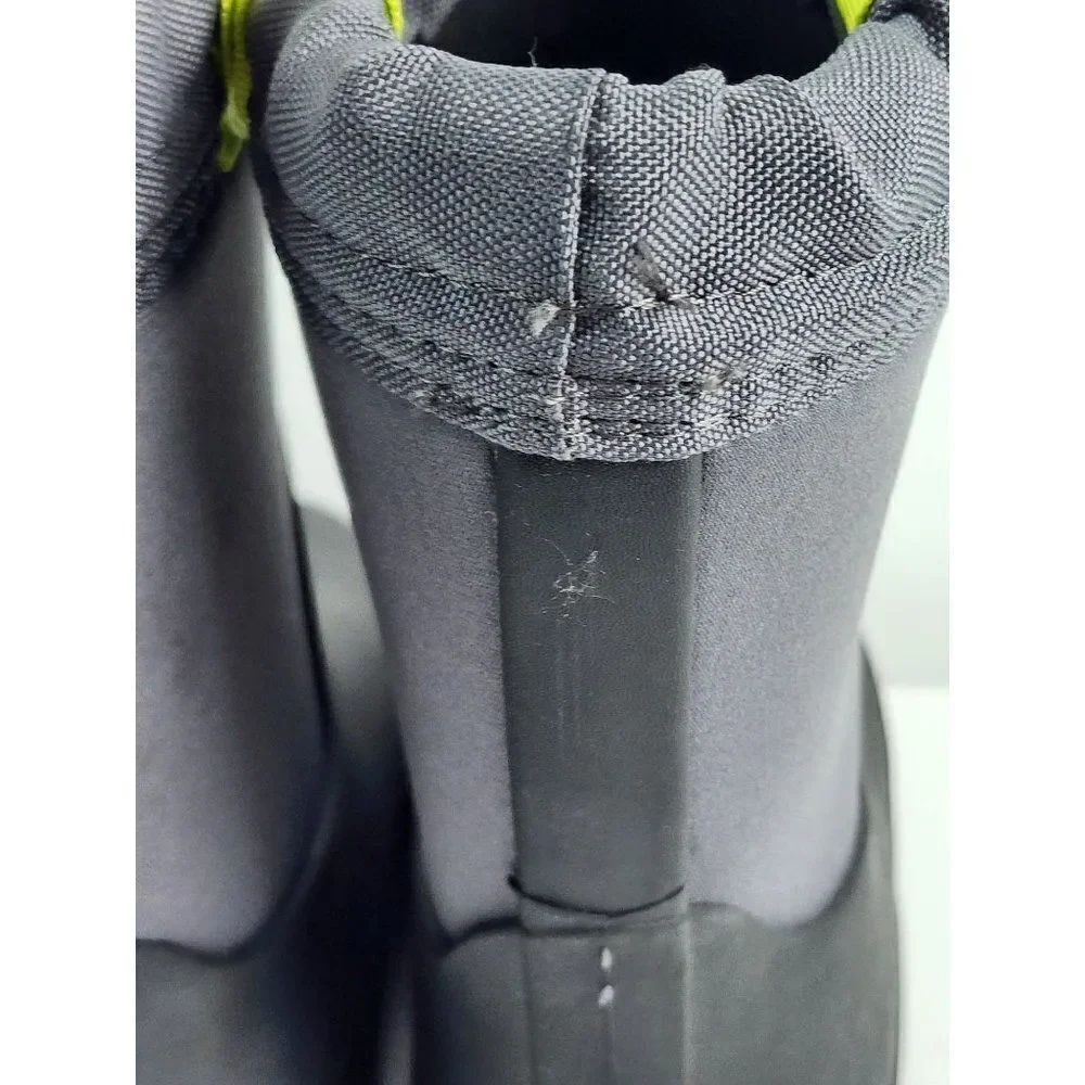 Cat & Jack Size 2 Grey Snow Boots, NEW